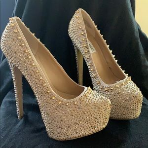 Steve Madden studded platform Heels